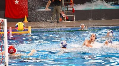 İzmir Büyükşehir Belediyesi Spor Kulübü sporcuları, farklı branşlarda elde ettikleri