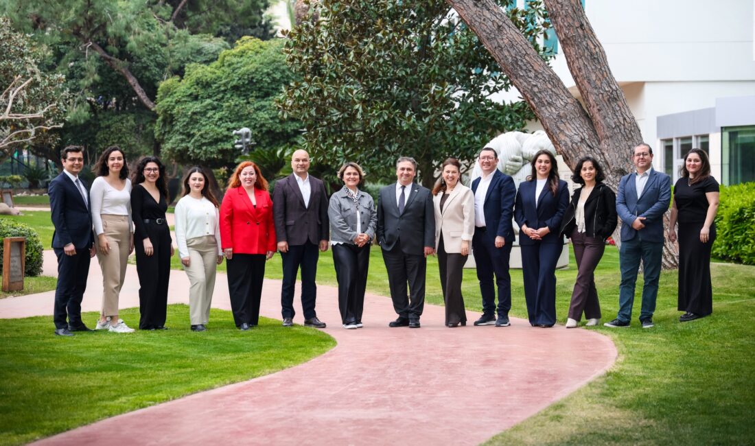 İzmir ve Türkiye ekonomisindeki gelişmeleri kamuoyu ile paylaşan ekonomi muhabirlerinin