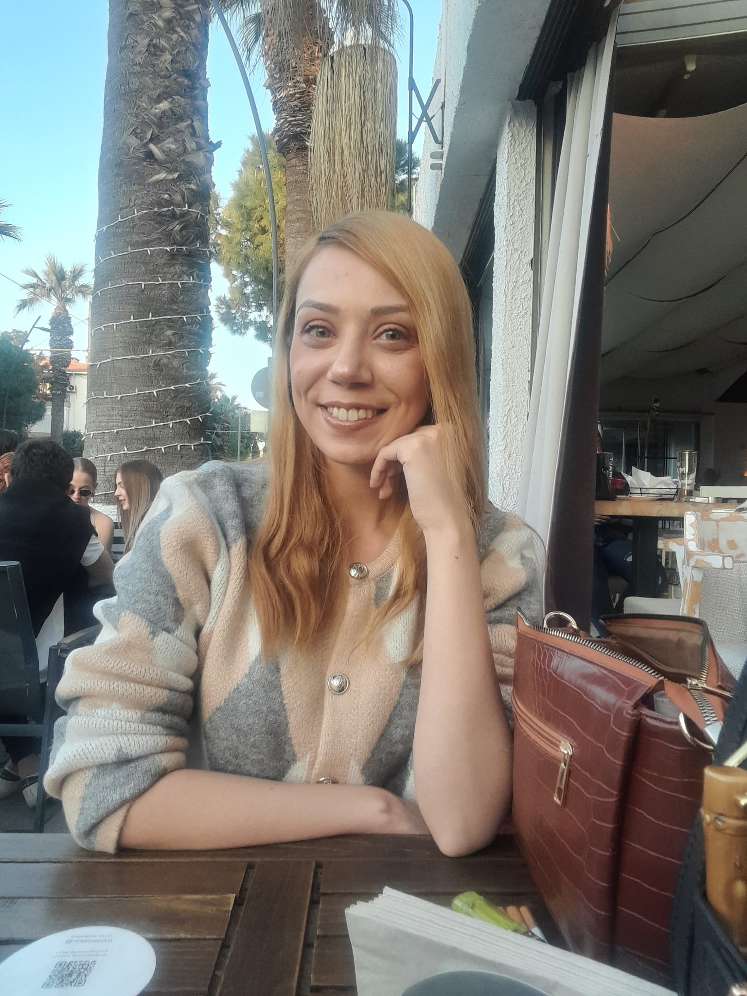 Gözde Hortaçlı yazar fotoğrafı