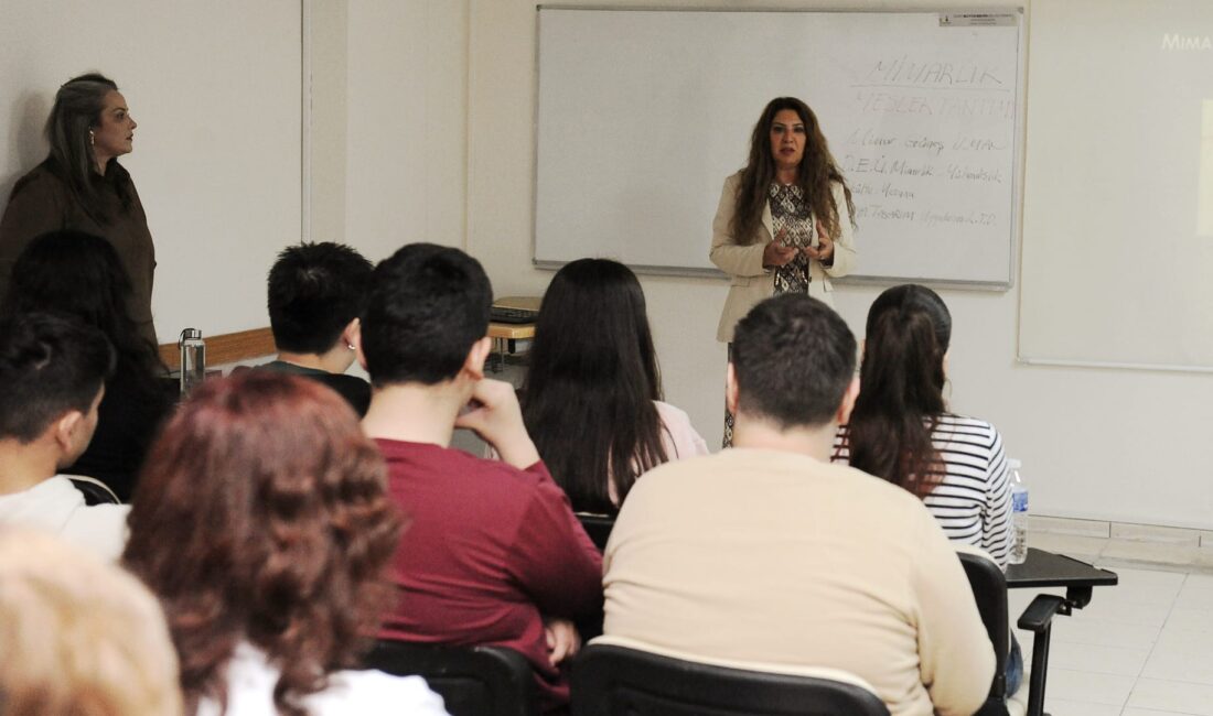 Karşıyaka Belediyesi İsmail Hakkı Tonguç Gençlik Eğitim Merkezi, öğrencilerin kariyer