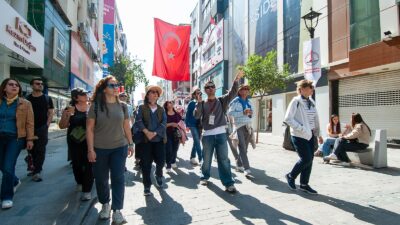 Karşıyaka Belediyesi, ‘Açık Hava Kent Müzesi’ projesi kapsamında, ilçenin çok