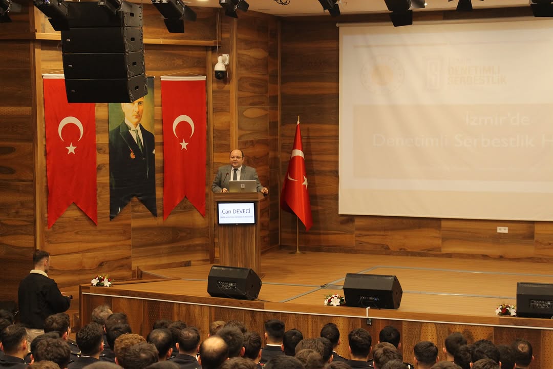 İzmir’de,denetimli serbestlik hizmetlerine yönelik farkındalık oluşturmak amacıyla polis adaylarına seminer