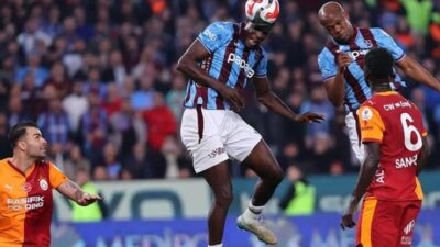Trabzonspor, Galatasaray galibiyetiyle şampiyonluk yarışında “Ben de varım” dedi.