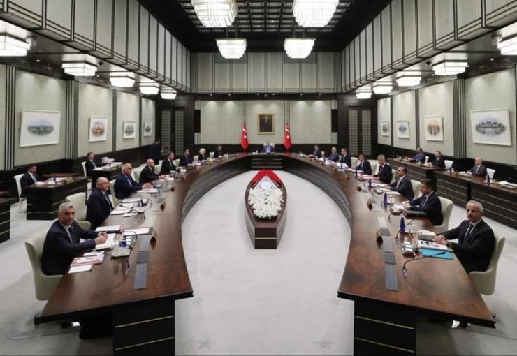 Cumhurbaşkanı Tayyip Erdoğan başkanlığında Kabine, bugün Beştepe’de toplanacak. 