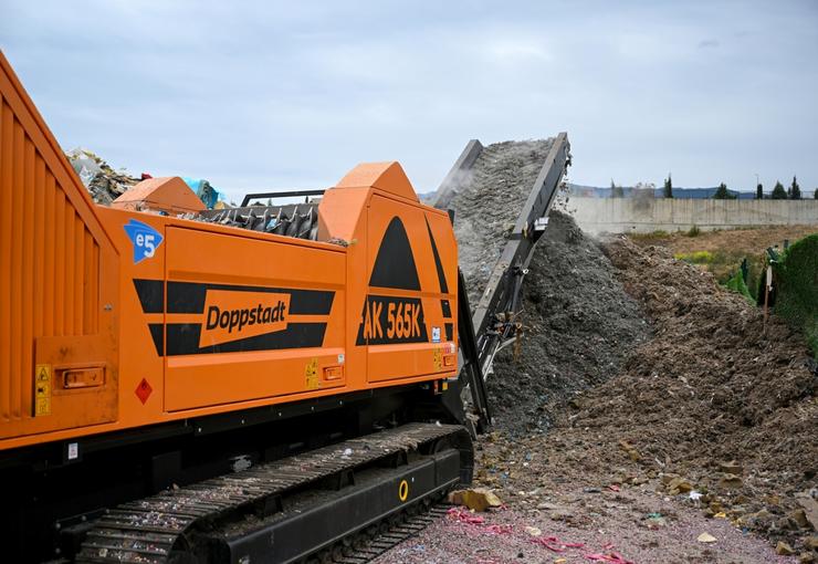 Bornova Belediye Başkanı Ömer Eşki, Temizlik İşleri Şantiyesi’nde kurulan Atıktan