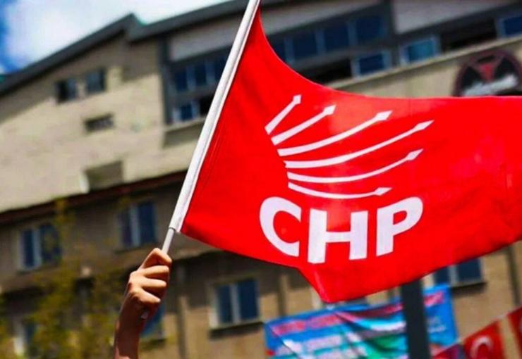 İzmir'de Meslek Fabrikası'nın Vakıflar'a devredilmesine yönelik tepkiler sürüyor. Tahiye işlemleri