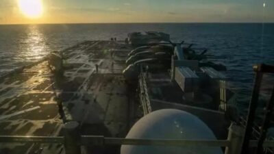 İran Devrim Muhafızları Ordusu, ABD Donanması’na ait USS Tripoli (LHA-7)
