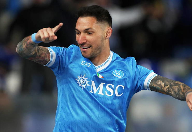 Napoli, İtalya 1. Futbol Ligi'nin (Serie A) 31. haftasında kendi