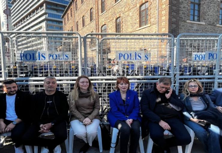 İzmir Büyükşehir Belediyesi'ne ait Meslek Fabrikası'nın Vakıflar Genel Müdürlüğü'ne devredilmesine