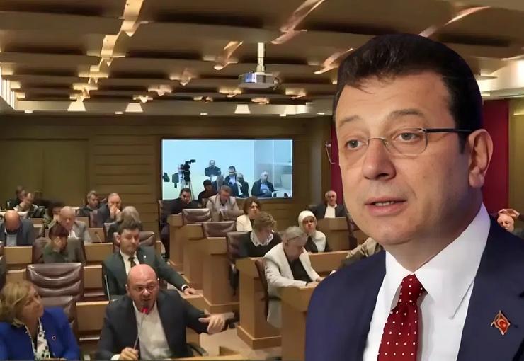 AKP'li Meclis üyesi Yasin Özdemir, CHP'li Meclis üyesi Gencay Özcan'a