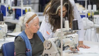 Özellikle gençlere ve kadınlara yönelik mesleki ve teknik eğitimler veren