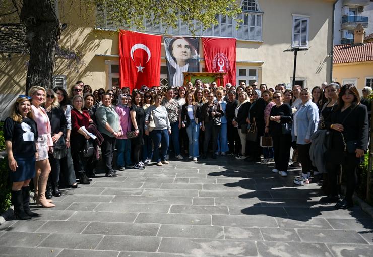 Bornova Kent Konseyi, okul aile birlikleri yönetimleriyle Dramalılar Köşkü’nde bir