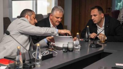 Bornova Belediye Başkanı Ömer Eşki, İZSU ve Gediz Elektrik yetkilileriyle