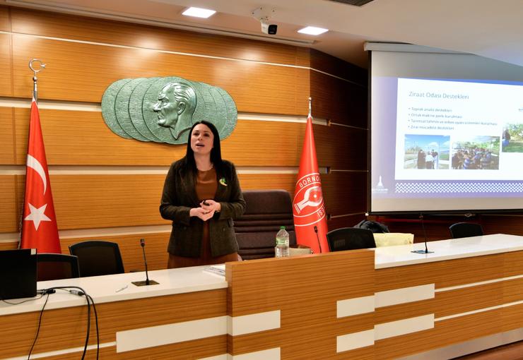 Bornova Belediyesi’nin ev sahipliğinde, Nevzat Kavalar Kültür Merkezi’nde düzenlenen eğitim