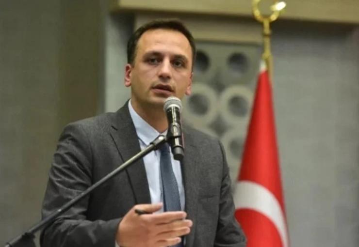 "Nitelikli dolandırıcılık" ve "resmi belgede sahtecilik" suçlamasıyla gözaltına alınan Bornova