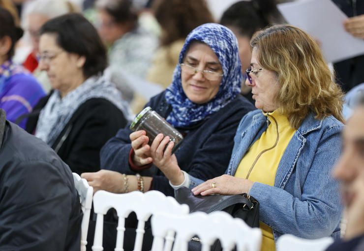 Buca Belediyesi’nin İzmir Büyükşehir Belediyesi ile gerçekleştirdiği Bokaşi kompostu eğitimi