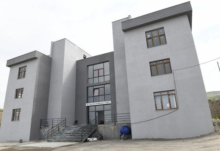 Çiğli Belediyesi, Harmandalı İnönü Mahallesi’nde yapımı tamamlanan cemevinde gerçekleştirdiği çalışmalarla