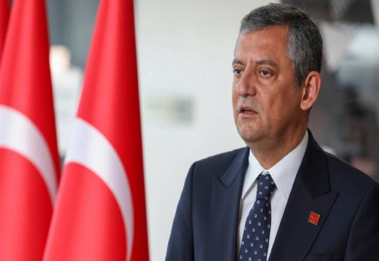 CHP Genel Başkanı Özgür Özel, Demokrat Parti Genel Başkanı Gültekin