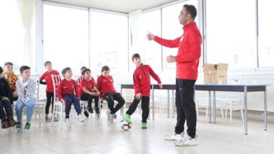 Çiğli Belediyesi Futbol Spor Okulu, yalnızca sahada değil hayatın her