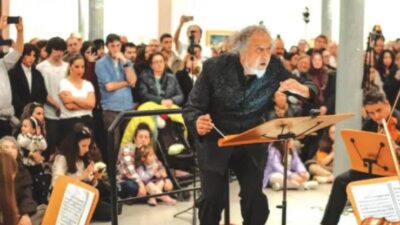 İBB Orkestrası tarafından kurulan İBB İstanbul Gençlik Orkestrası ilk konserini,