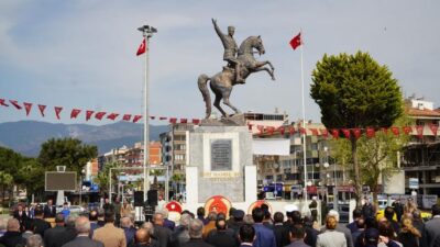 Cumhuriyetimizin kurucusu Ulu Önder Mustafa Kemal Atatürk’ün Edremit’e gelişinin 92.