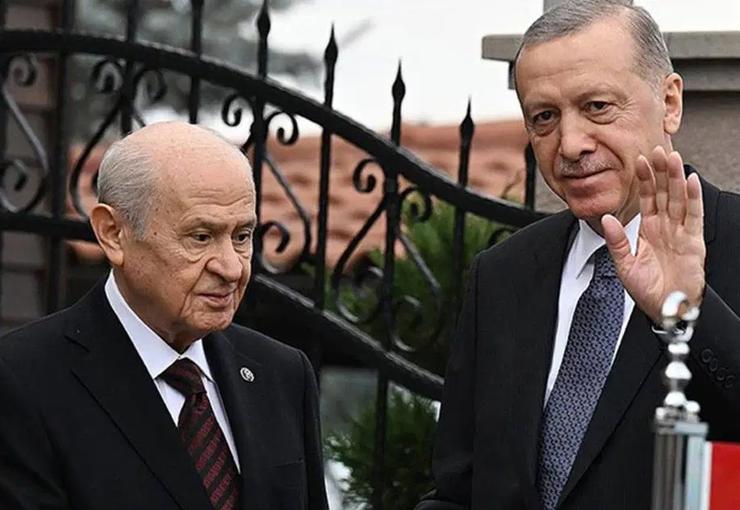 CHP’li belediyelere yönelik operasyonlar sürerken, Cumhur İttifakı içinde operasyonlara farklı