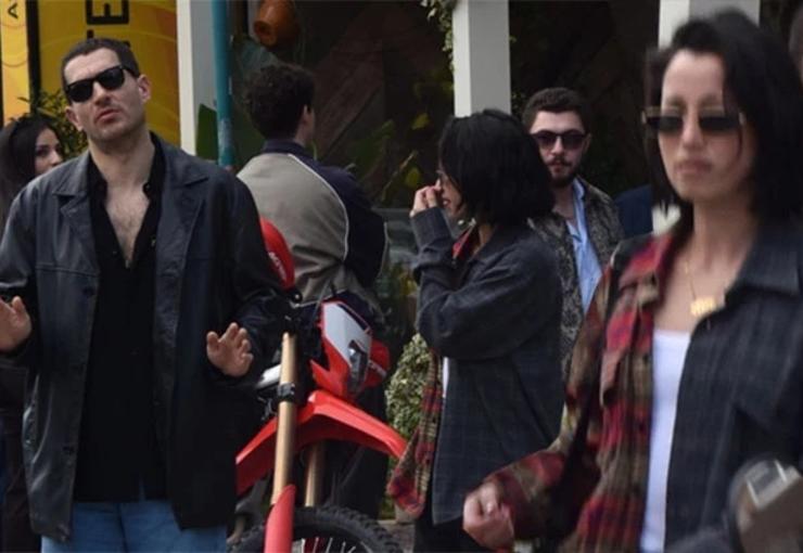 Uraz Kaygılaroğlu, Kadıköy’de kız arkadaşıyla görüntülendi.