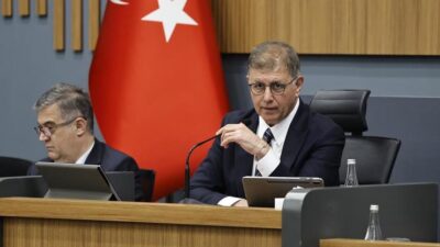 İzmir Büyükşehir Belediye Meclisi’nde konuşan Başkan Dr. Cemil Tugay, çamur