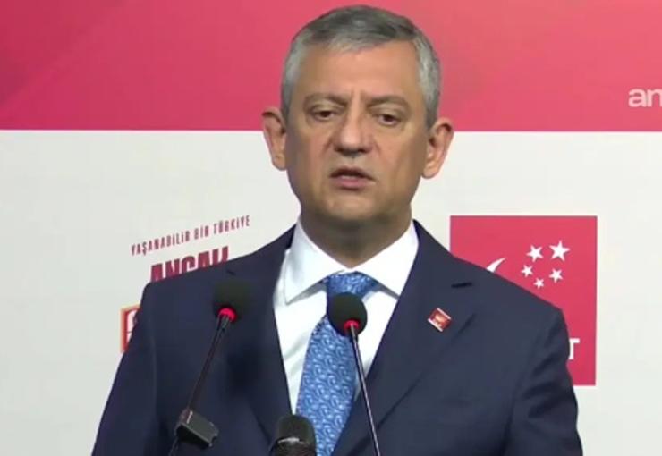 Saadet Partisi'ni ziyaret eden CHP lideri Özgür Özel, ABB Başkanı