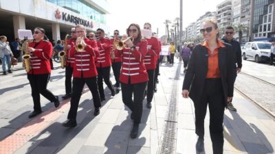 Karşıyaka Belediyesi, 15-19 Nisan tarihleri arasında sanatseverleri ‘Oldies Müzik Festivali’
