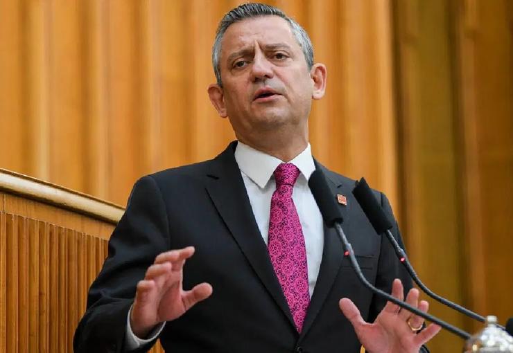 CHP Genel Başkanı Özgür Özel, TBMM'de partisinin grup toplantısında gündeme
