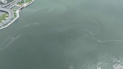 İzmir Büyükşehir Belediyesi tarafından İzmir Körfezi’nde dron desteğiyle yapılan rutin