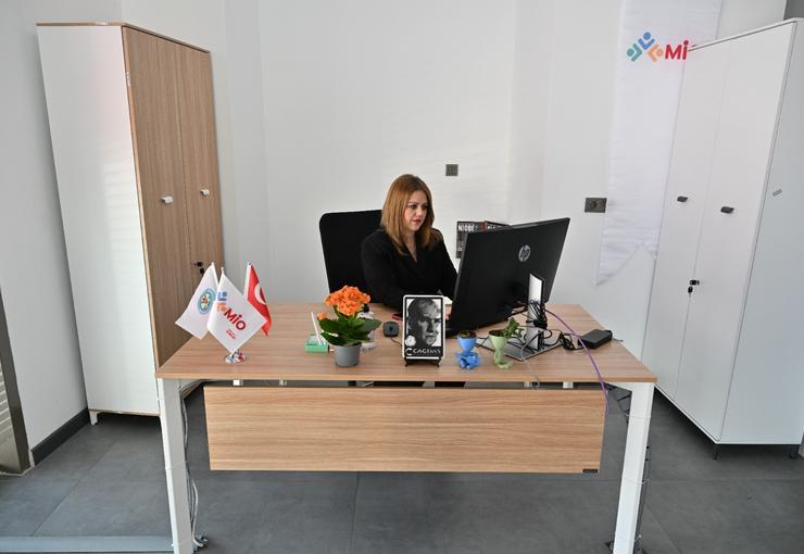 Manisa Büyükşehir Belediyesi, iş arayan vatandaşlar ile işverenleri tek bir