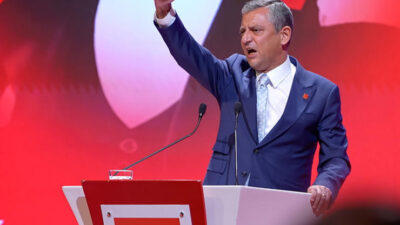 CHP Genel Başkanı Özgür Özel’in partisinin kurmaylarıyla yaptığı toplantıda ara