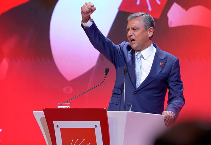 CHP Genel Başkanı Özgür Özel’in partisinin kurmaylarıyla yaptığı toplantıda ara