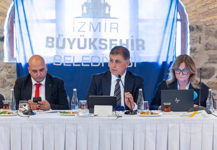 İzmir Büyükşehir Belediye Başkanı Dr. Cemil Tugay, Turizm Konseyi toplantısında