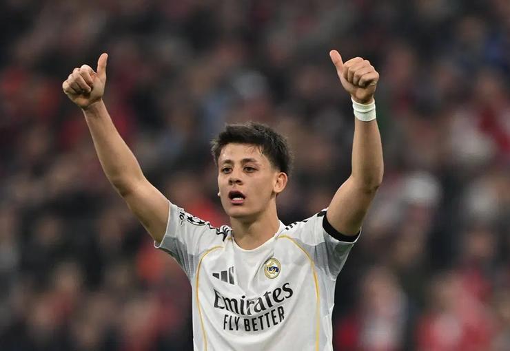 Dünya futbolunun efsane isimlerinden Thierry Henry, Real Madrid'in Bayern Münih