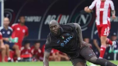 Beşiktaş, golcü transferinde çıtayı yükseltti. Siyah-beyazlılar, Romelu Lukaku için sağlık
