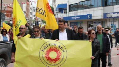 Seferihisar’da eğitim kurumlarında artan şiddet olaylarına karşı öğretmenler ve yurttaşlar