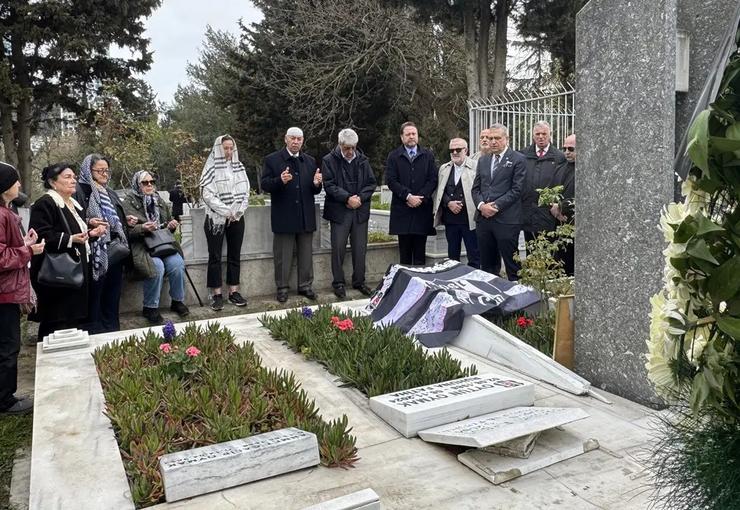 Beşiktaş Kulübünün eski başkanı ve futbol takımı kaptanlarından "Baba Hakkı"