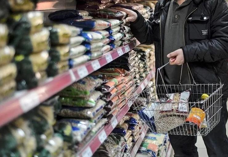 BBVA Üst Düzey Yönetici Onur Genç, “Enflasyon düşmezse faiz düşmez,