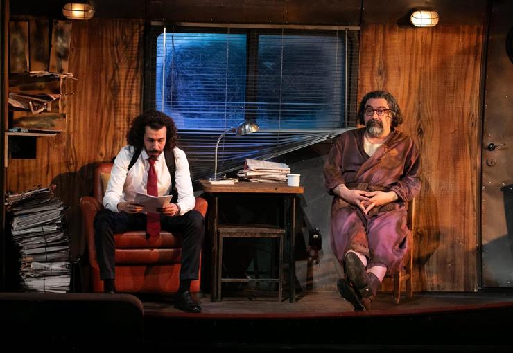 İzmir Şehir Tiyatroları, Sam Bobrick’in kaleme aldığı, "Halktan Biri" adlı