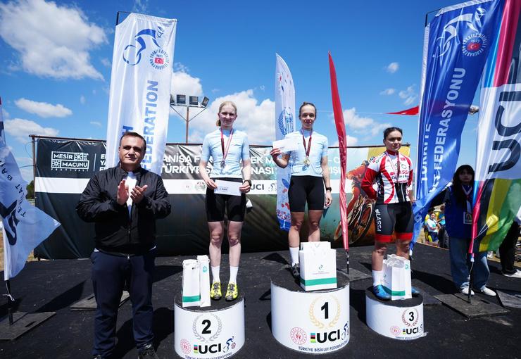 Manisa Büyükşehir Belediyesi öncülüğünde, Akhisar’ın ev sahipliği yaptığı Ferdi Zeyrek