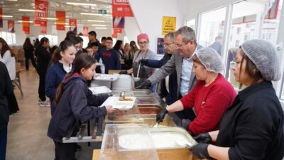 Ayvalık Belediye Başkanı Mesut Ergin’in çok önem verdiği sosyal sorumluluk