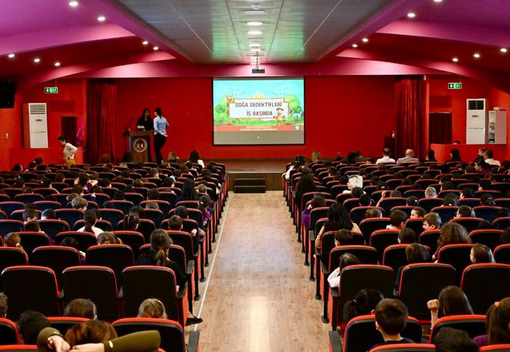 Manisa Büyükşehir Belediyesi’nin çocuklara çevre bilinci kazandırmak amacıyla hayata geçirdiği