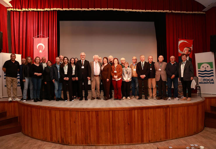 Gediz Nehri’ndeki kirlilik ve tarım arazilerinin bölünmesi Foça’da düzenlenen sempozyumda