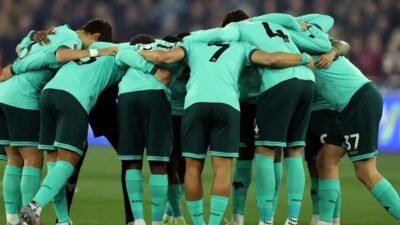 Rob Edwards yönetimindeki Wolverhampton'ın, İngiltere Premier Lig'de bitime 5 hafta