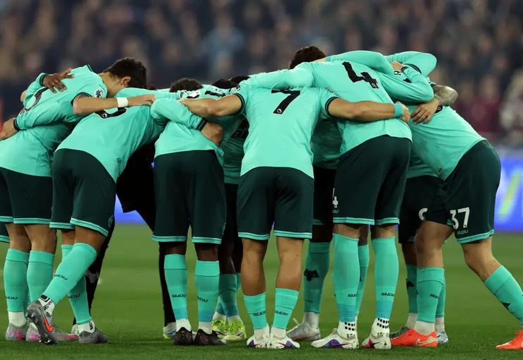 Rob Edwards yönetimindeki Wolverhampton'ın, İngiltere Premier Lig'de bitime 5 hafta