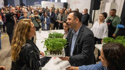 Bornova Belediyesi, Ekolojik Kent Yerel Tohum Merkezi’nde vatandaşlara 220 bin