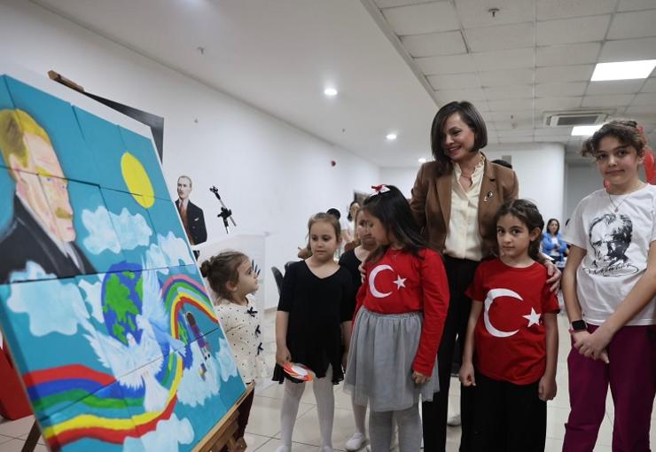 Karabağlar Belediyesi tarafından 23 Nisan coşkusu çocuklarla birlikte başlatıldı. 